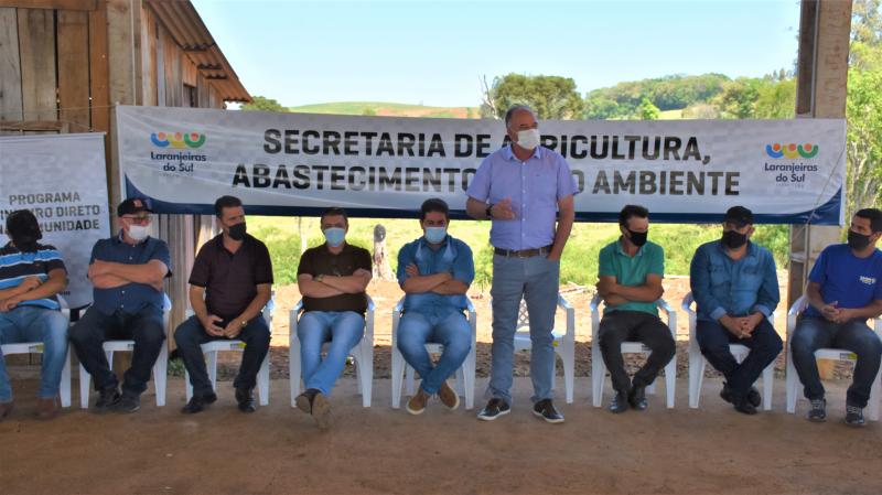 Programa Dinheiro na Comunidade anuncia trator de R$ 220 mil para o Assentamento Passo Liso